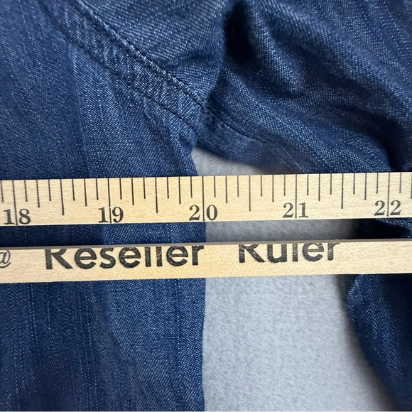 St. John's Bay Shirt Women's Large Chambray Long Sleeve Button Down Embroidered - Picture 10 of 11